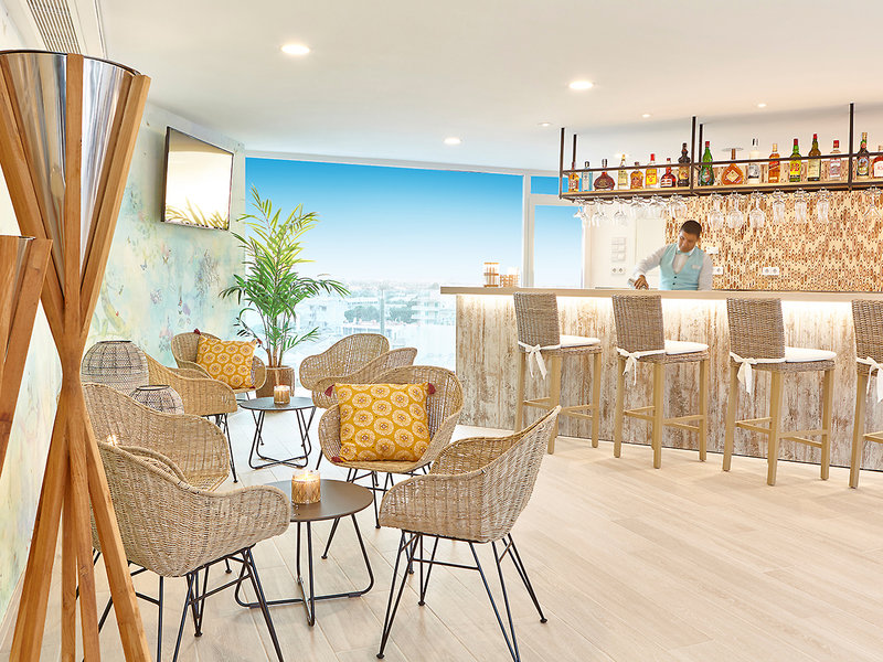 Universal Hotel Perla 14