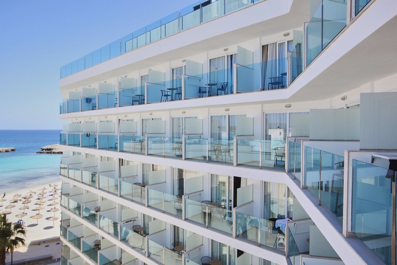Universal Hotel Perla 1