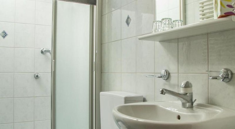 Les Vieux Toits Hotel Neuchatel 5