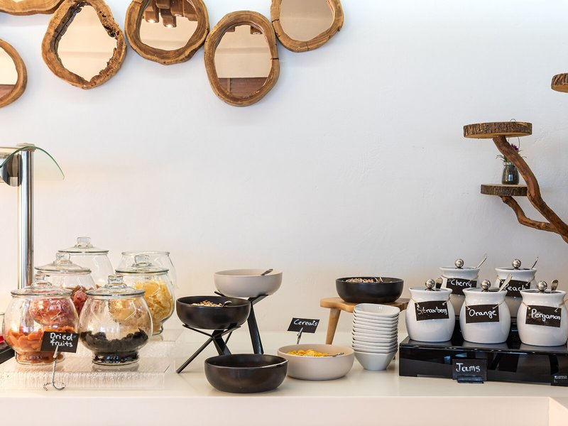 Nissaki Boutique 33