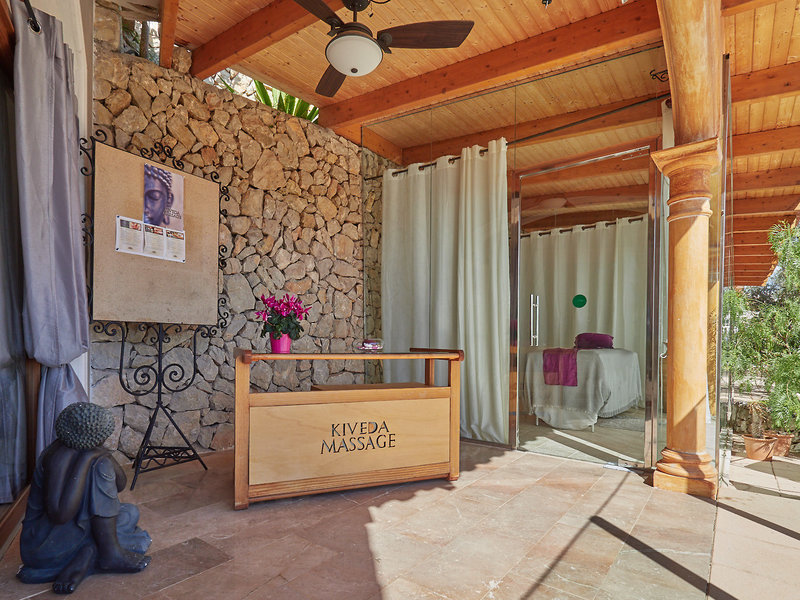 Hotel Petit Cala Fornells 26