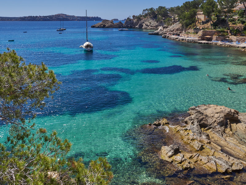 Hotel Petit Cala Fornells 10