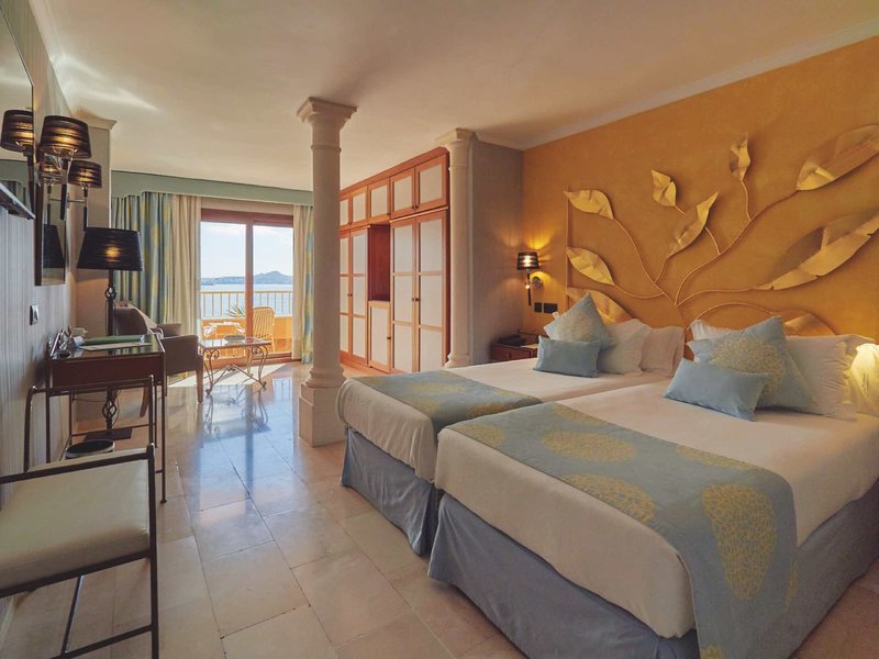 Hotel Petit Cala Fornells 4