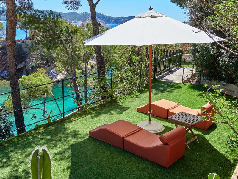 Hotel Petit Cala Fornells 8