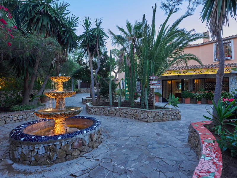 Hotel Petit Cala Fornells 7