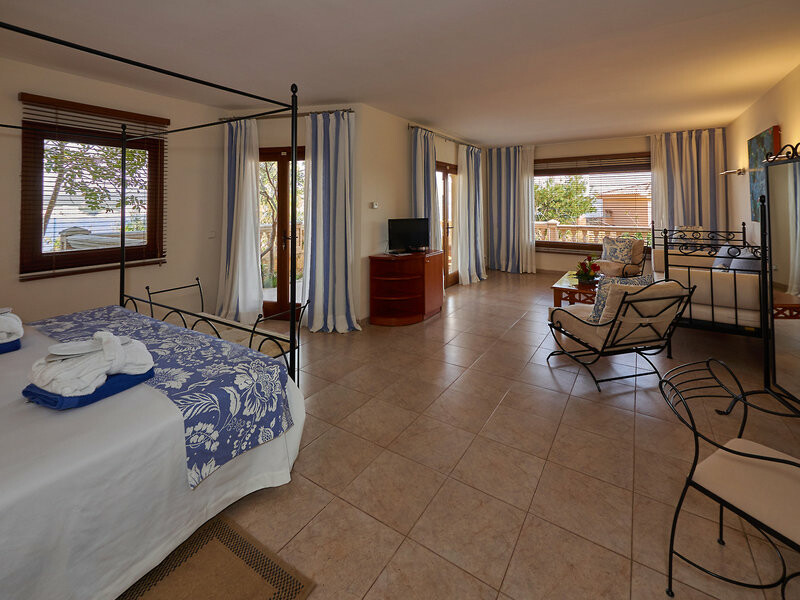 Hotel Petit Cala Fornells 3