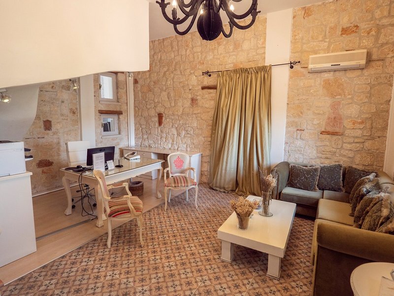 Petrino ECO Village 28