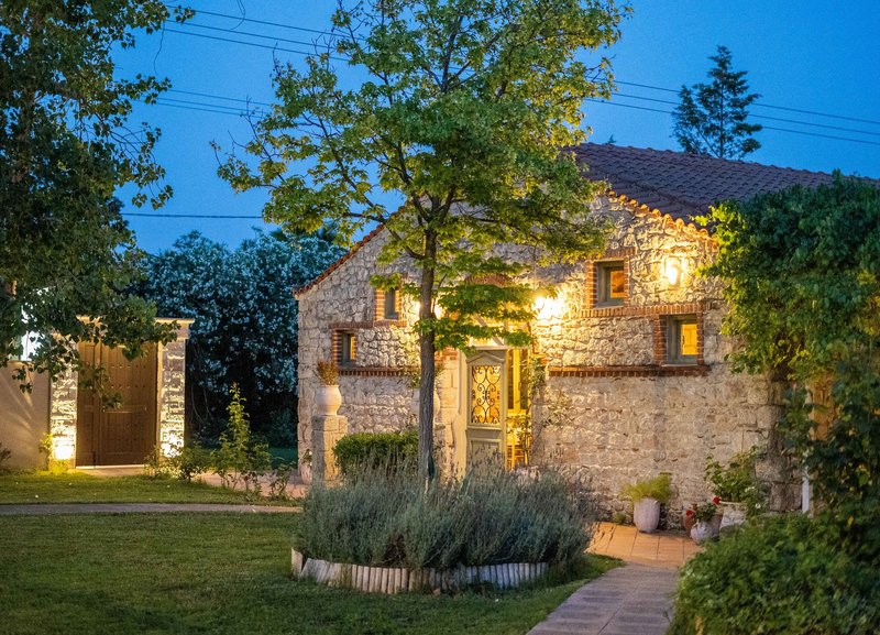 Petrino ECO Village 1