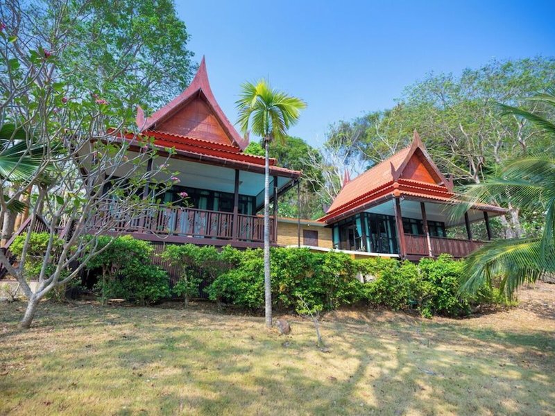 Phi Phi Natural Resort 3