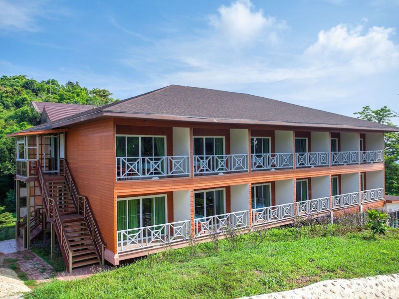 Phi Phi Natural Resort 4