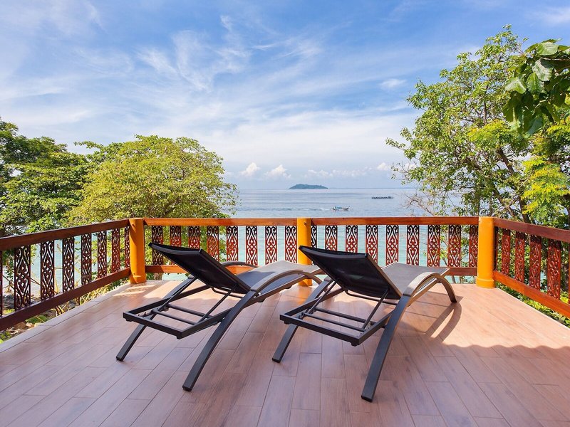 Phi Phi Natural Resort 10