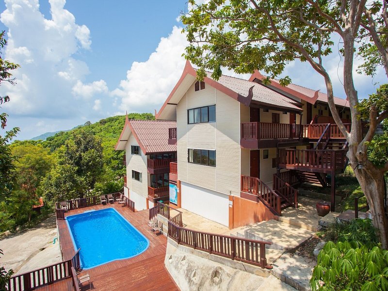 Phi Phi Natural Resort 17