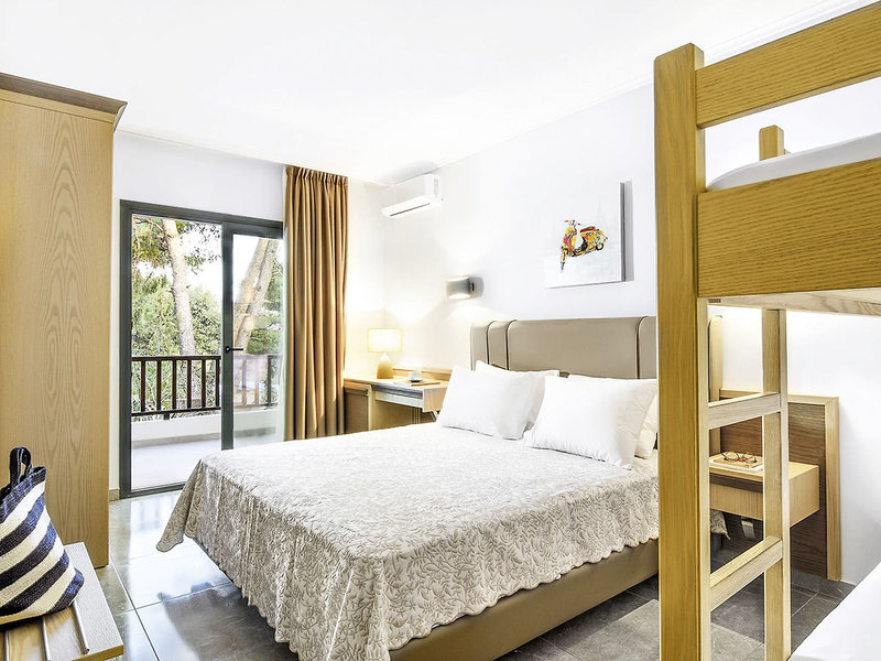 Philoxenia Hotel 9