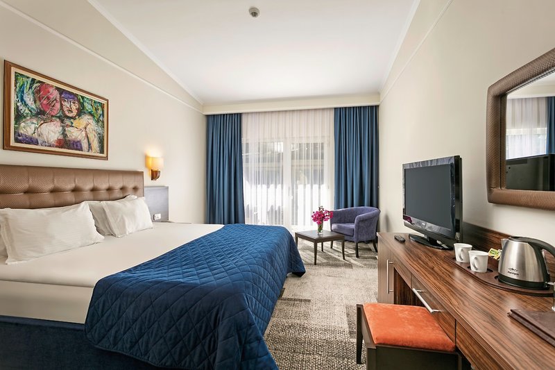 Maritim Pine Beach Resort 3