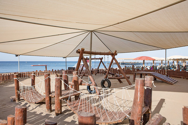 Maritim Pine Beach Resort 19