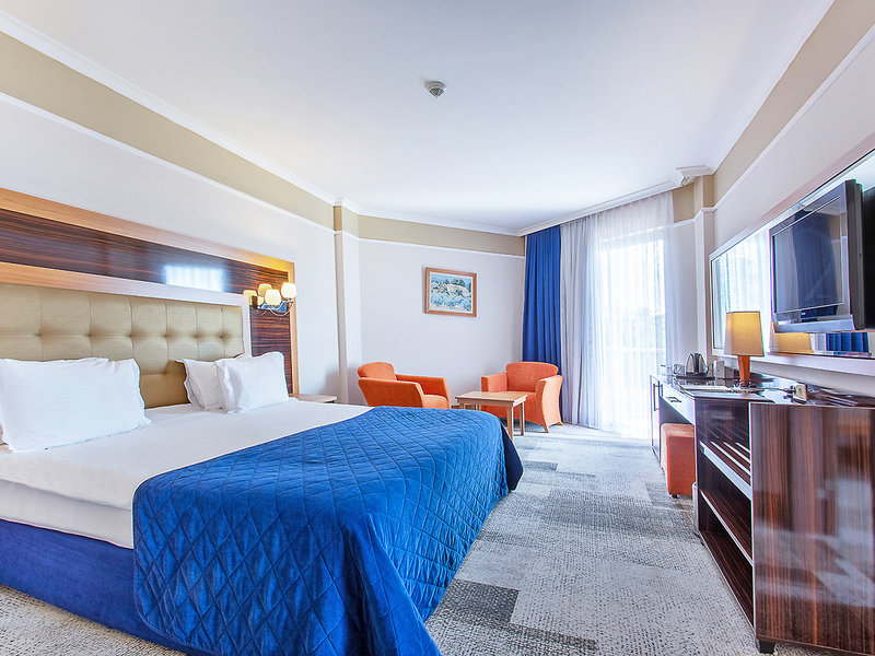 Maritim Pine Beach Resort 3