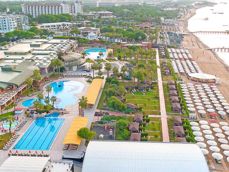 Maritim Pine Beach Resort 8