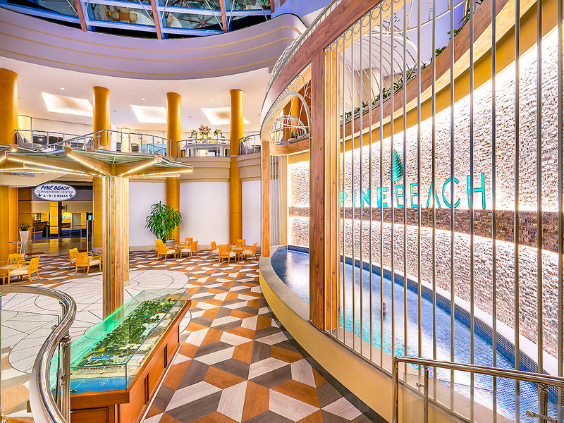 Maritim Pine Beach Resort 18