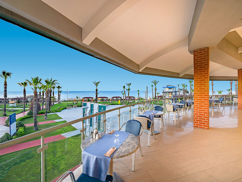 Maritim Pine Beach Resort 19