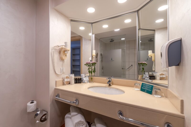 Maritim Pine Beach Resort 47