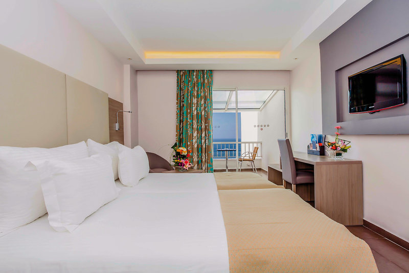 LABRANDA Amadil Beach 6