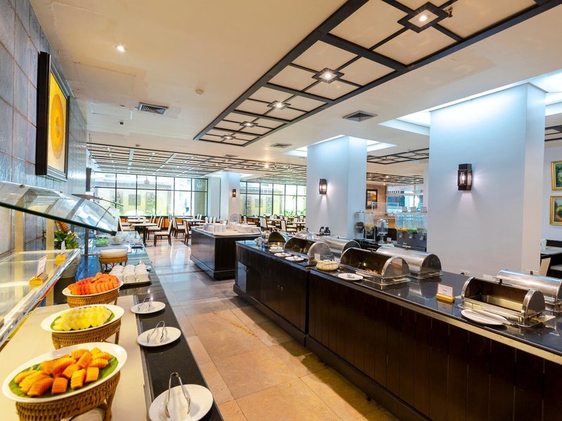 Pinnacle Lumpinee Park Hotel 16