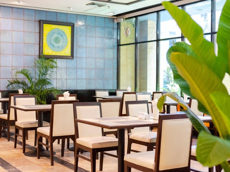 Pinnacle Lumpinee Park Hotel 19