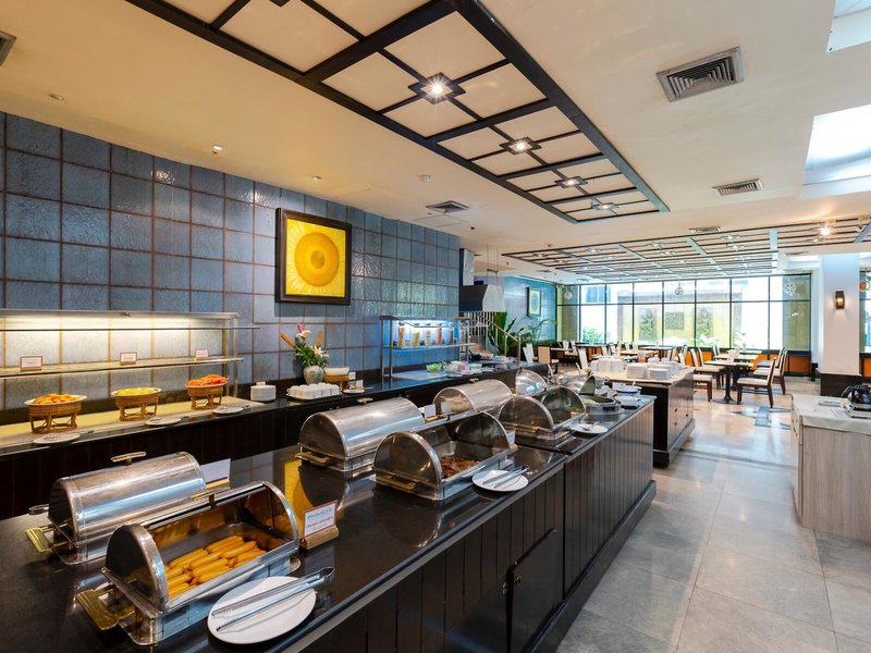 Pinnacle Lumpinee Park Hotel 23
