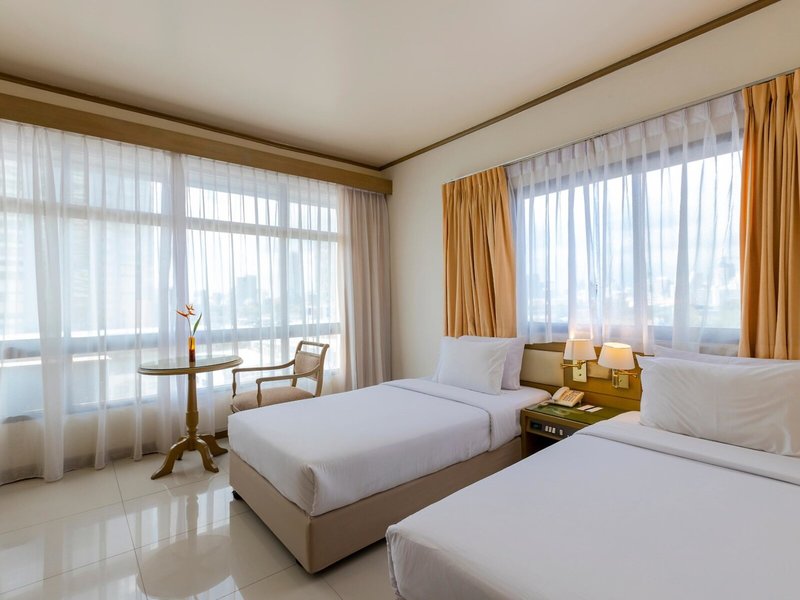 Pinnacle Lumpinee Park Hotel 33