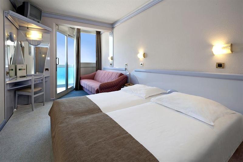 Zelena Resort - Hotel Plavi Plava Laguna 5 - Room Example