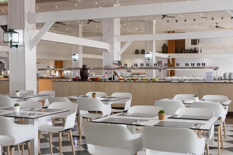 BlueSea Costa Bastian 34