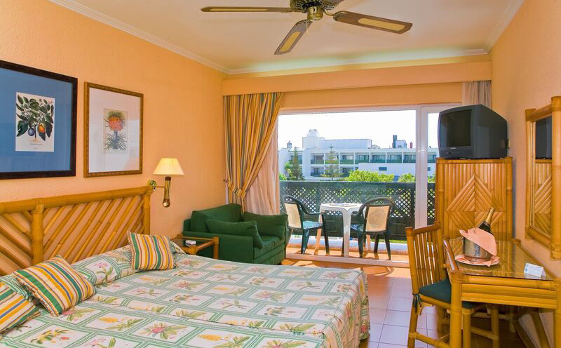 BlueSea Costa Bastian 42