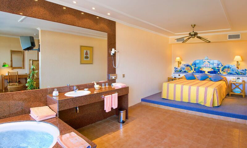 BlueSea Costa Bastian 44