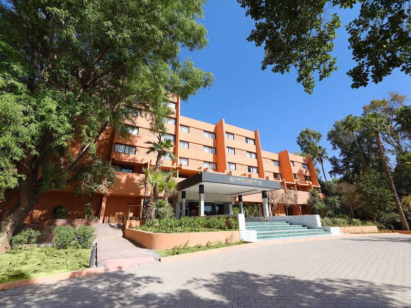 Kenzi Farah demnächst Kenzi Rose Garden 1