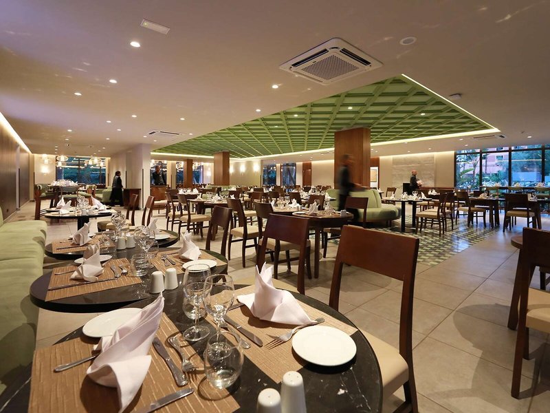 Kenzi Farah demnächst Kenzi Rose Garden 13