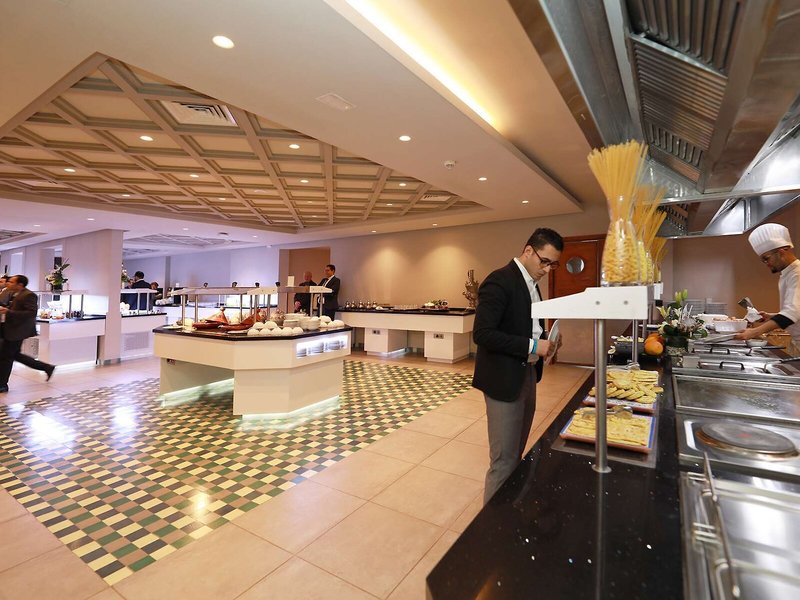 Kenzi Farah demnächst Kenzi Rose Garden 15