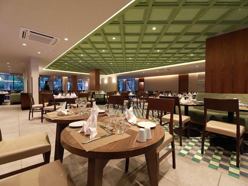 Kenzi Farah demnächst Kenzi Rose Garden 16