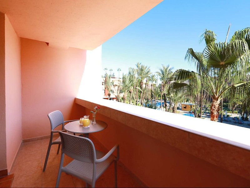 Kenzi Farah demnächst Kenzi Rose Garden 22