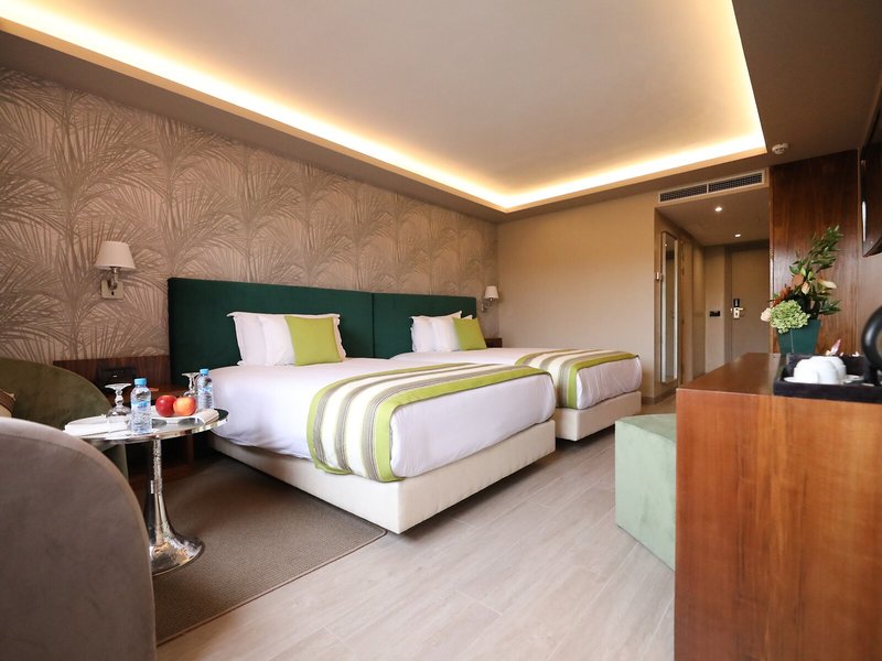 Kenzi Farah demnächst Kenzi Rose Garden 23