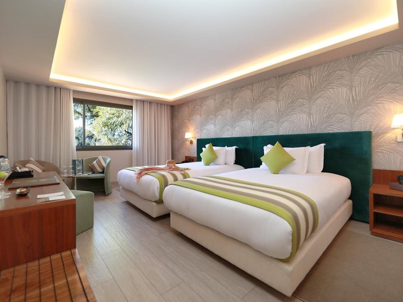 Kenzi Farah demnächst Kenzi Rose Garden 38