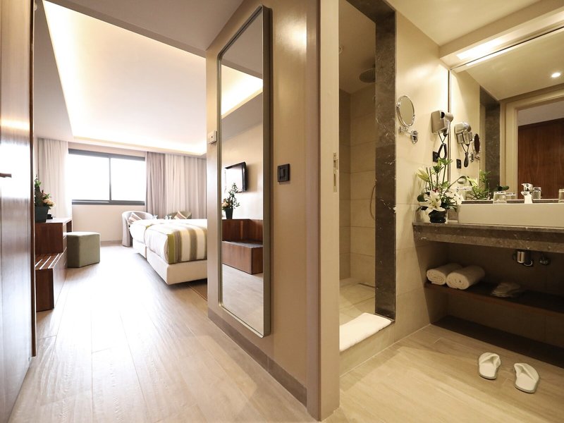 Kenzi Farah demnächst Kenzi Rose Garden 39