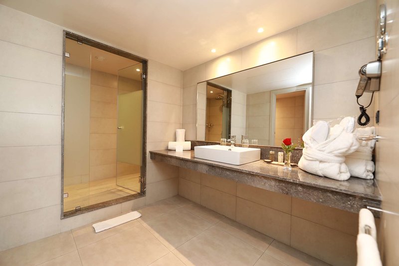 Kenzi Rose Garden 19