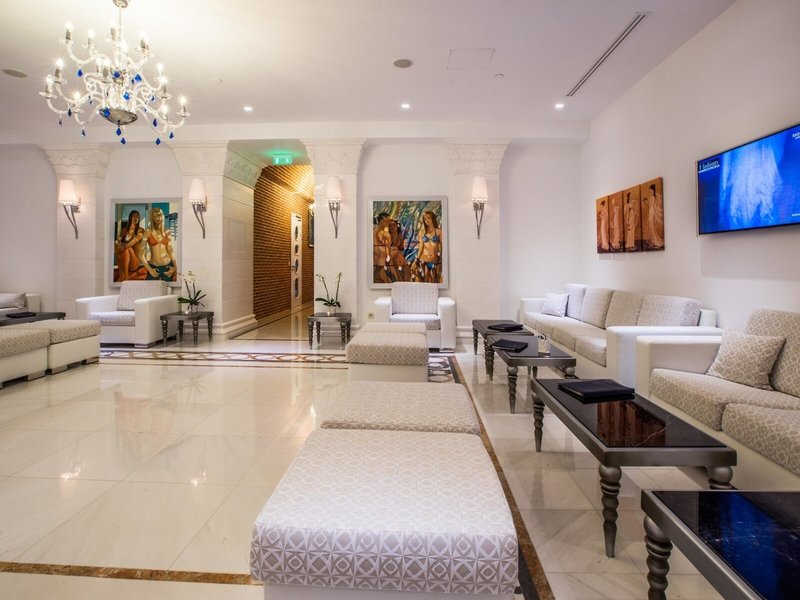 Pomegranate Wellness Spa Hotel 43