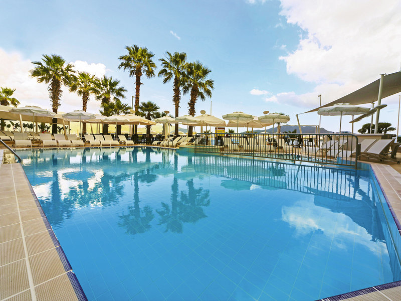 Poseidon Hotel 8