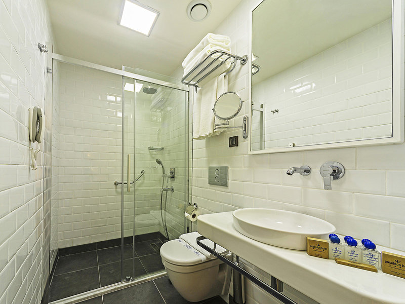 Poseidon Hotel 43