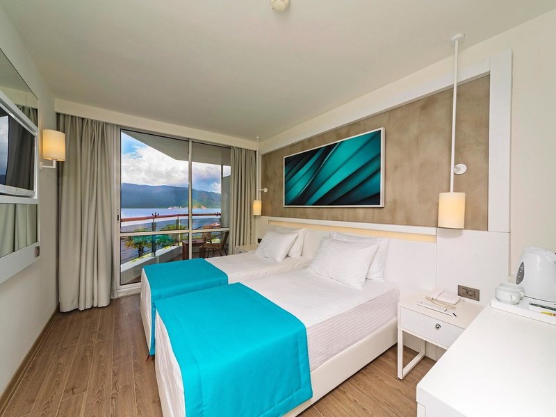 Poseidon Hotel 44