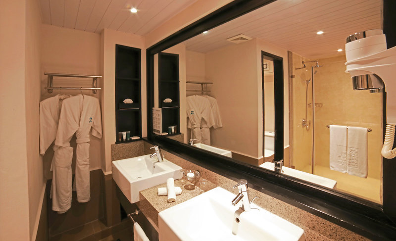 Pearle Beach Resort and Spa 16