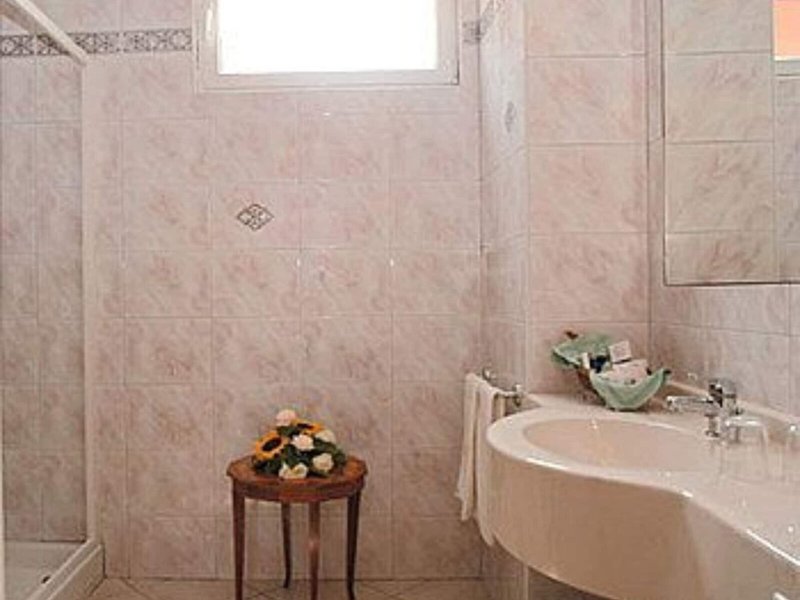 Primavera Stresa 33 - Bathroom Example