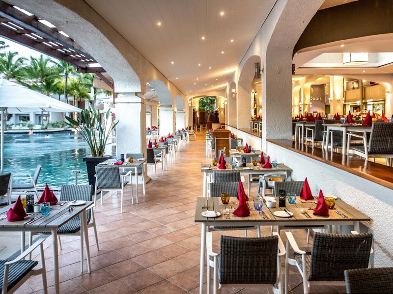 Mauricia Beachcomber Resort & Spa 25