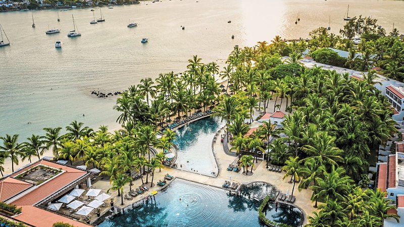 Mauricia Beachcomber Resort & Spa 1